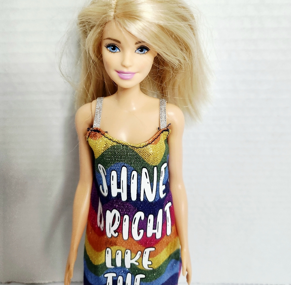 Barbie - Picture 4 of 9